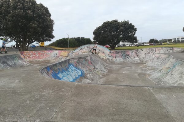 east_end_skatepark_parking_lot_nobs_line_strandon_new_plymouth_4312_skate_finder_nz_0