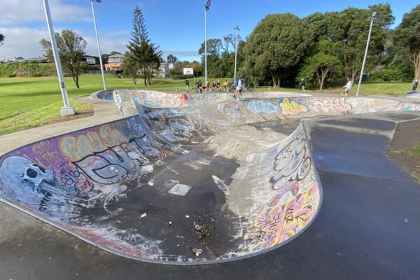 east_end_skatepark_parking_lot_nobs_line_strandon_new_plymouth_4312_skate_finder_nz_1